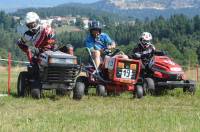 Des courses de tracteurs-tondeuses ont animé la journée.