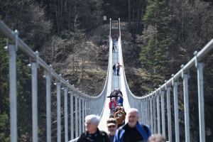 La passerelle himalayenne des gorges du Lignon est ouverte ! (vidéo)