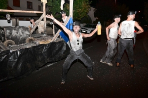 Grazac : le défilé des classes en 3 passe toujours deux fois (photos + vidéo)