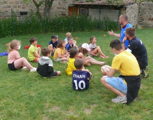 Des écoliers de Grazac découvrent le rugby