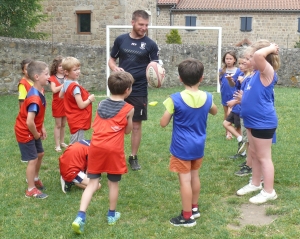 Des écoliers de Grazac découvrent le rugby