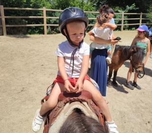 Saint-Maurice-de-Lignon : les Petits Loups au Ranch Montana