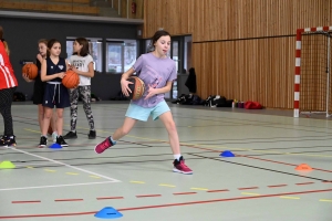 Retournac : 54 jeunes basketteurs de Haute-Loire en stage au gymnase