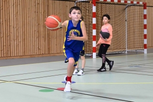 Retournac : 54 jeunes basketteurs de Haute-Loire en stage au gymnase