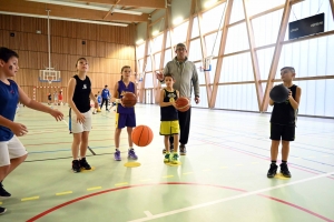 Retournac : 54 jeunes basketteurs de Haute-Loire en stage au gymnase