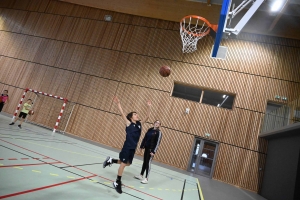 Retournac : 54 jeunes basketteurs de Haute-Loire en stage au gymnase