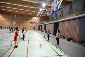 Retournac : 54 jeunes basketteurs de Haute-Loire en stage au gymnase