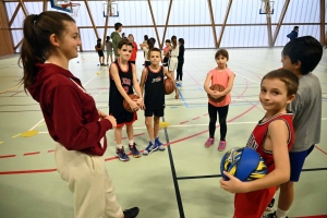 Retournac : 54 jeunes basketteurs de Haute-Loire en stage au gymnase