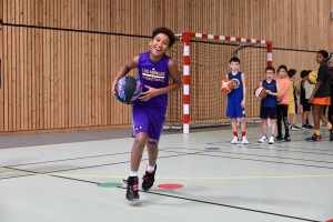 Retournac : 54 jeunes basketteurs de Haute-Loire en stage au gymnase