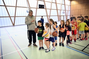 Retournac : 54 jeunes basketteurs de Haute-Loire en stage au gymnase