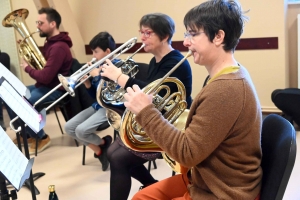 Yssingeaux : l&#039;harmonie municipale répète des musiques latines pour le 18 juin (vidéo)