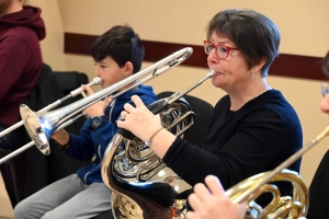 Yssingeaux : l&#039;harmonie municipale répète des musiques latines pour le 18 juin (vidéo)