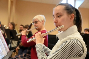 Yssingeaux : l&#039;harmonie municipale répète des musiques latines pour le 18 juin (vidéo)