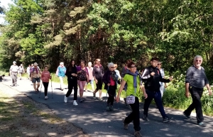 Beau temps et vent frisquet pour la marche des Barons de Roche-en-Régnier