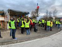 Gilets jaunes : à Monistrol, on s&#039;organise pour passer la nuit