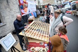 Un dimanche à flâner sur la Foire des Pâquerettes à Retournac