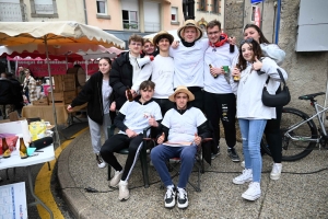 Un dimanche à flâner sur la Foire des Pâquerettes à Retournac