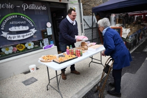 Un dimanche à flâner sur la Foire des Pâquerettes à Retournac