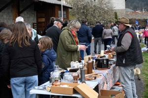 Un dimanche à flâner sur la Foire des Pâquerettes à Retournac