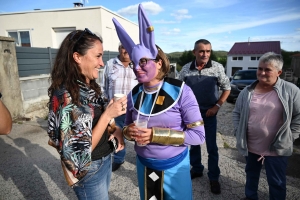 Saint-Pal-de-Mons : zapping télé pour le défilé des classes en 2 (vidéo)