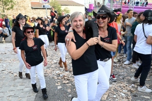 Saint-Pal-de-Mons : zapping télé pour le défilé des classes en 2 (vidéo)