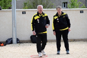 Pétanque : 32 doublettes mixtes qualifiées pour la finale dimanche à Dunières