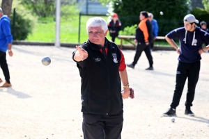 Pétanque : 32 doublettes mixtes qualifiées pour la finale dimanche à Dunières