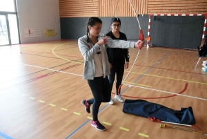 Dunières : des collégiens initiés à différentes disciplines du handisport