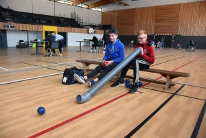 Dunières : des collégiens initiés à différentes disciplines du handisport