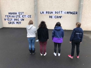 Après Yssingeaux, les colleuses d&#039;Adelphité agissent à Grazac