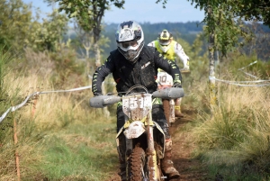 La course d&#039;endurance moto des Vastres en photos