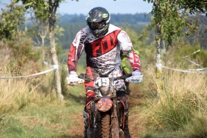 La course d&#039;endurance moto des Vastres en photos