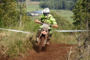 La course d&#039;endurance moto des Vastres en photos