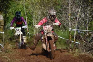 La course d&#039;endurance moto des Vastres en photos