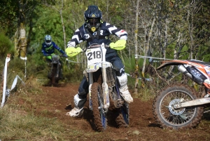 La course d&#039;endurance moto des Vastres en photos