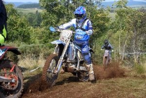 La course d&#039;endurance moto des Vastres en photos