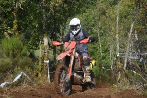 La course d&#039;endurance moto des Vastres en photos