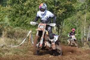 La course d&#039;endurance moto des Vastres en photos