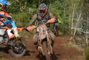 La course d&#039;endurance moto des Vastres en photos