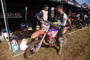 La course d&#039;endurance moto des Vastres en photos