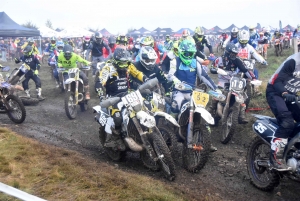 La course d&#039;endurance moto des Vastres en photos