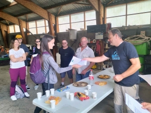 Saint-Julien-du-Pinet : peinture et réfection de mur réalisées par des jeunes