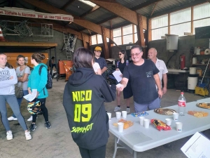 Saint-Julien-du-Pinet : peinture et réfection de mur réalisées par des jeunes