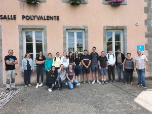 Saint-Julien-du-Pinet : peinture et réfection de mur réalisées par des jeunes