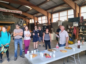 Saint-Julien-du-Pinet : peinture et réfection de mur réalisées par des jeunes