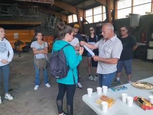 Saint-Julien-du-Pinet : peinture et réfection de mur réalisées par des jeunes