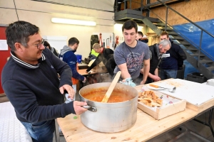 Fay-sur-Lignon : le repas des pompiers permet de récolter 2500 € pour les familles ukrainiennes