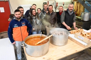 Fay-sur-Lignon : le repas des pompiers permet de récolter 2500 € pour les familles ukrainiennes