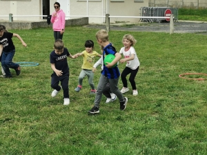 Initiation football à l’école publique Claudie Haigneré de Saint-Maurice-de-Lignon