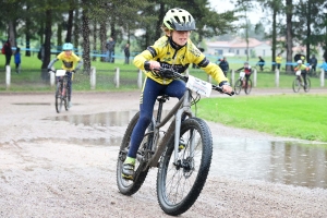 VTT à Sainte-Sigolène : la course des U11 en photos